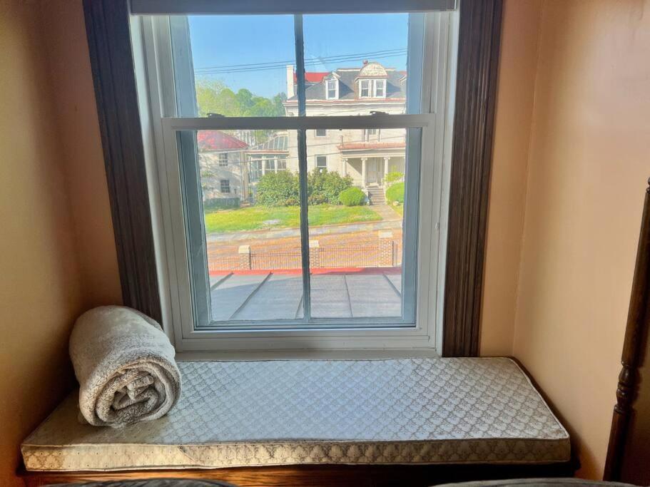 Apartamento Peaceful Easy Feelings - King Sized Bed - Sleeps 2 Lynchburg Exterior foto
