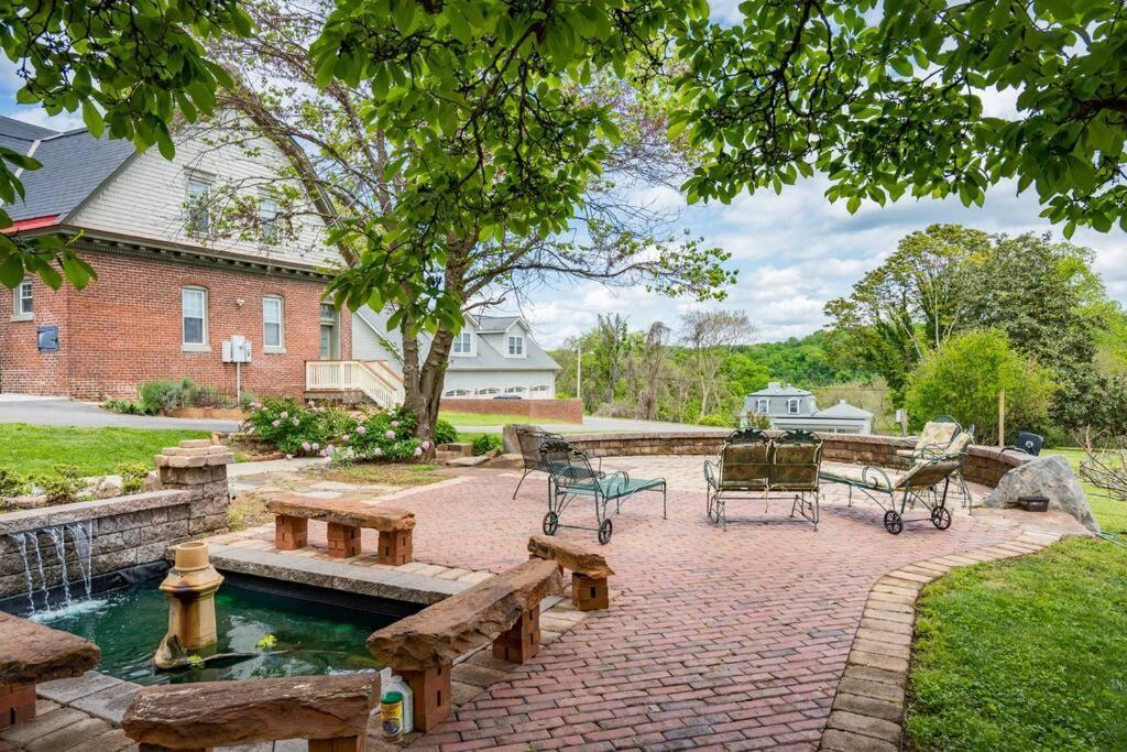 Apartamento Peaceful Easy Feelings - King Sized Bed - Sleeps 2 Lynchburg Exterior foto