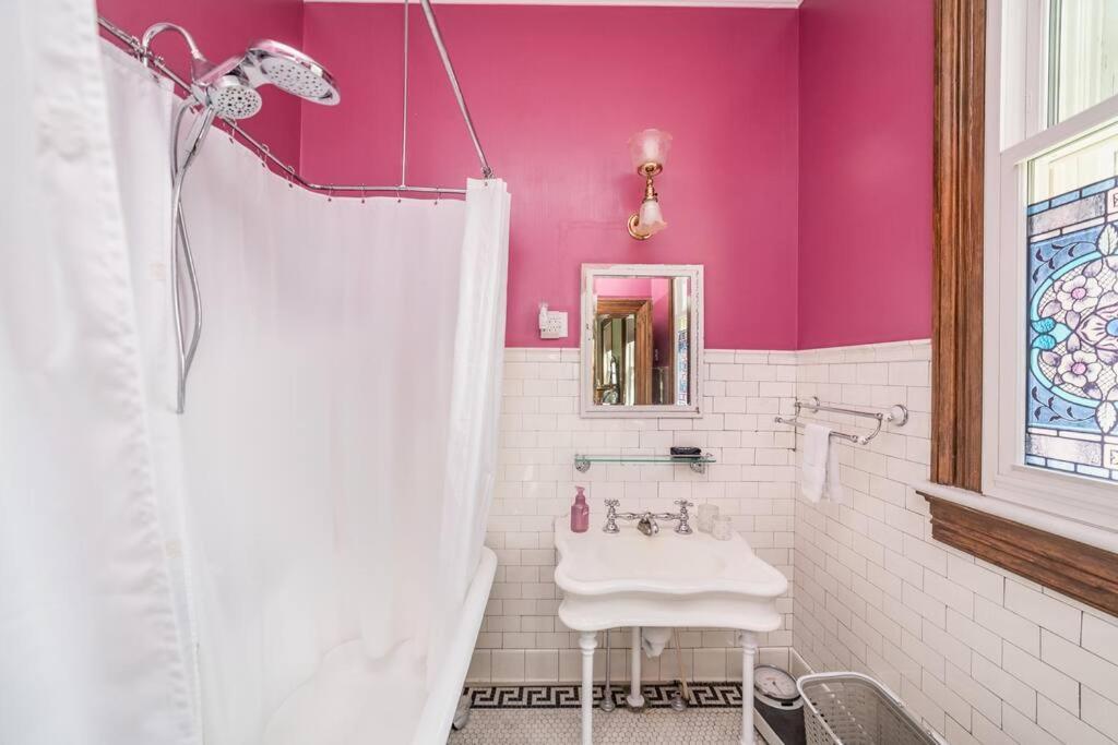 Apartamento Peaceful Easy Feelings - King Sized Bed - Sleeps 2 Lynchburg Exterior foto