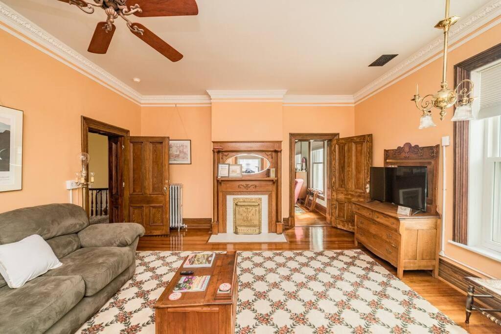 Apartamento Peaceful Easy Feelings - King Sized Bed - Sleeps 2 Lynchburg Exterior foto